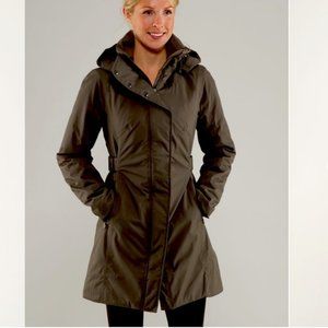 Lululemon Apres Soft Shell Rain Coat 3/4 Length Jacket Hood Water Repellent Cozy